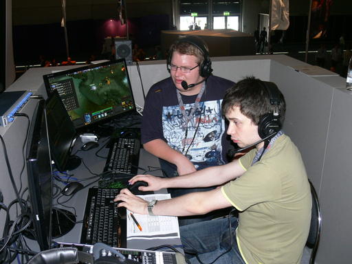 DOTA 2 - GamesCom 2011: Итоги турнира, награждение и фото отчет